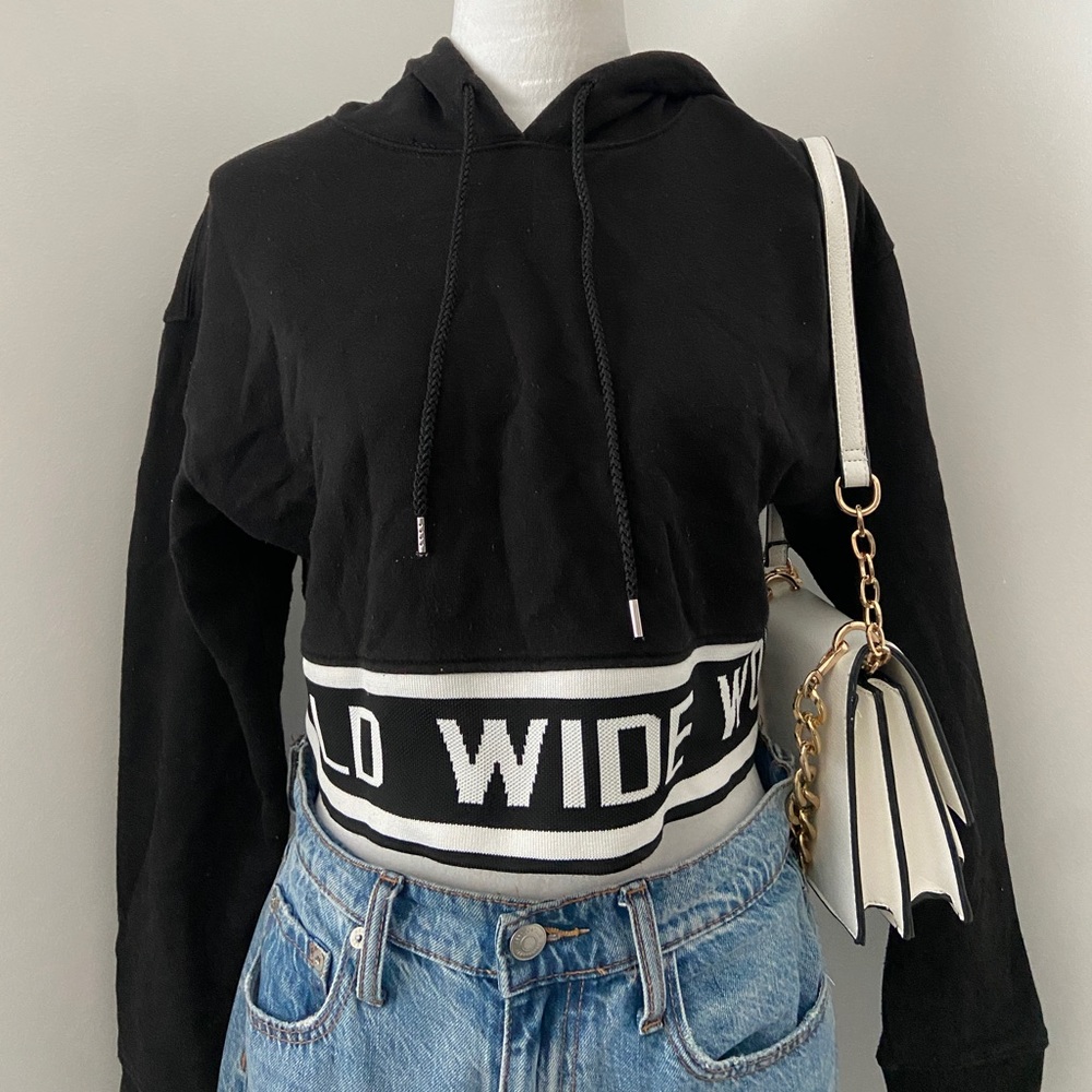 Brand: Forever 21
Size: S
Color: Black/ White